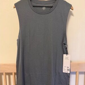 ALO Yoga The Triumph Muscle Tank in Steel Grey NWT Size Men’s Small